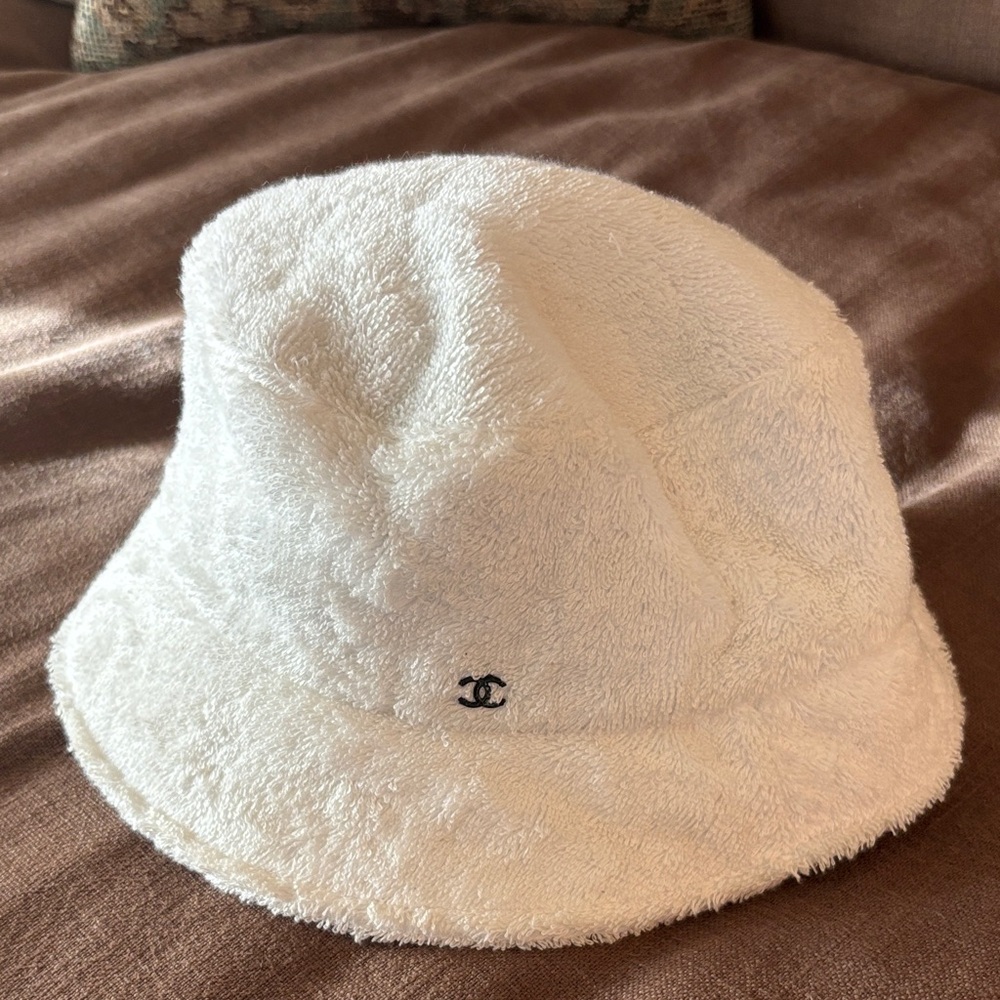 CHANEL TERRY CLOTH BUCKET HAT‎